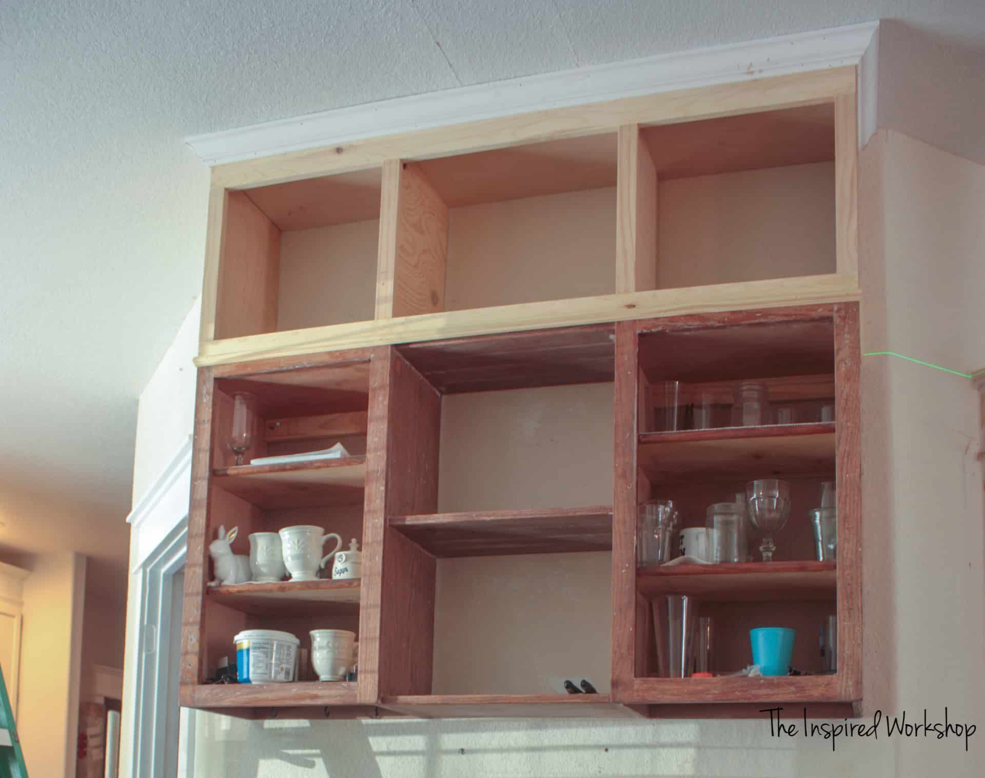 Extending the kitchen cabinets to the ceiling