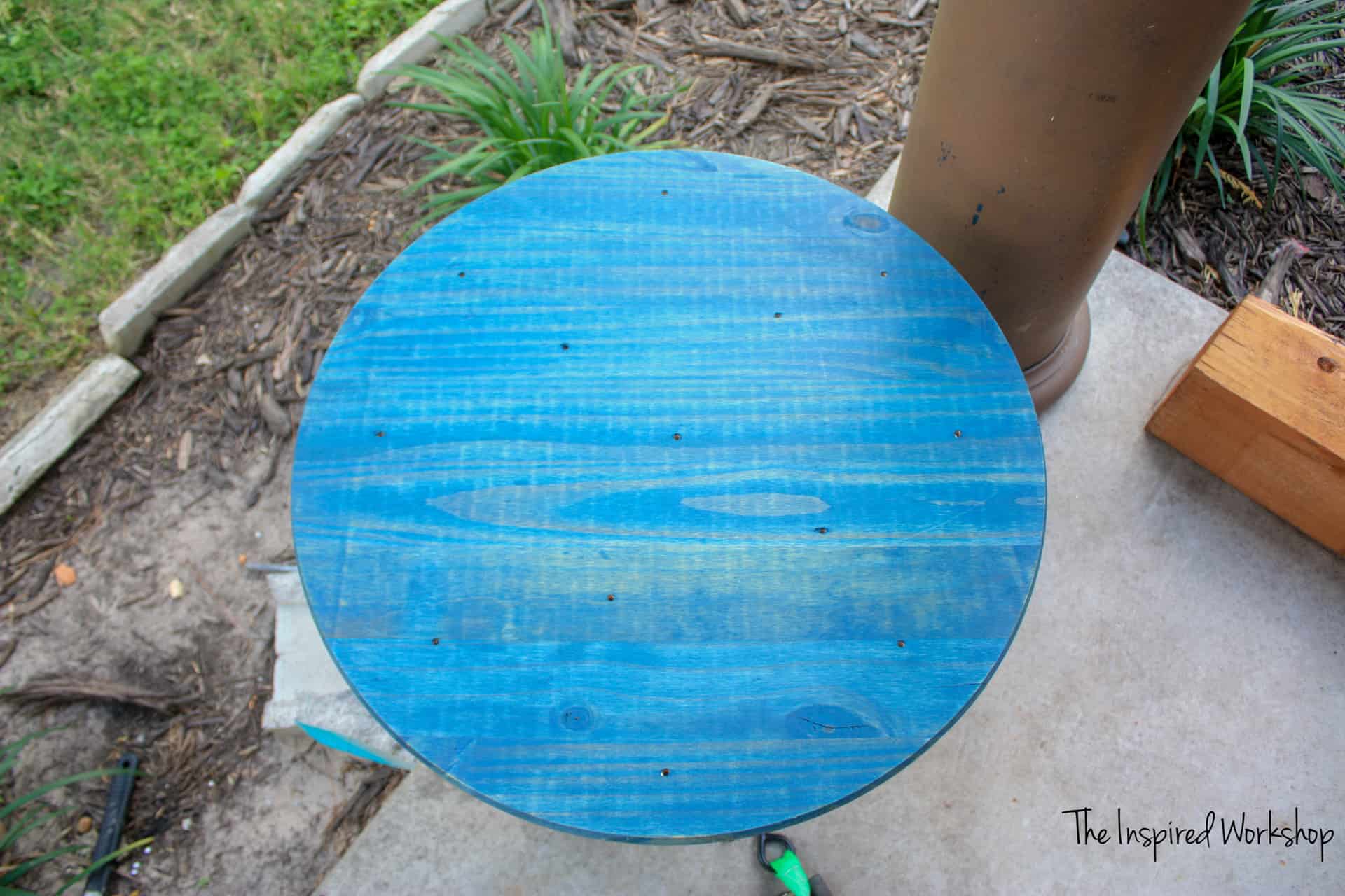 DIY Ring Toss Game - Rustoleum Navy stain