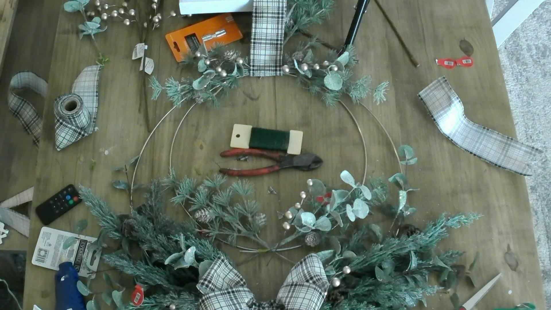 Making the DIY Christmas Wreath