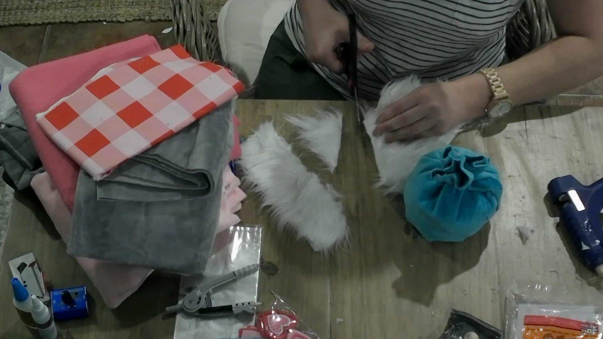 DIY Holiday Gnomes - cutting the fur for the beard