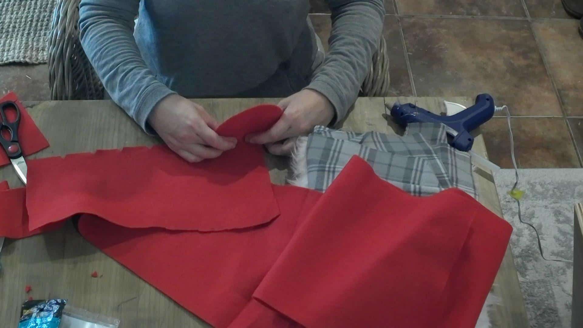 DIY Holiday Gnomes - cutting notches in the fabric