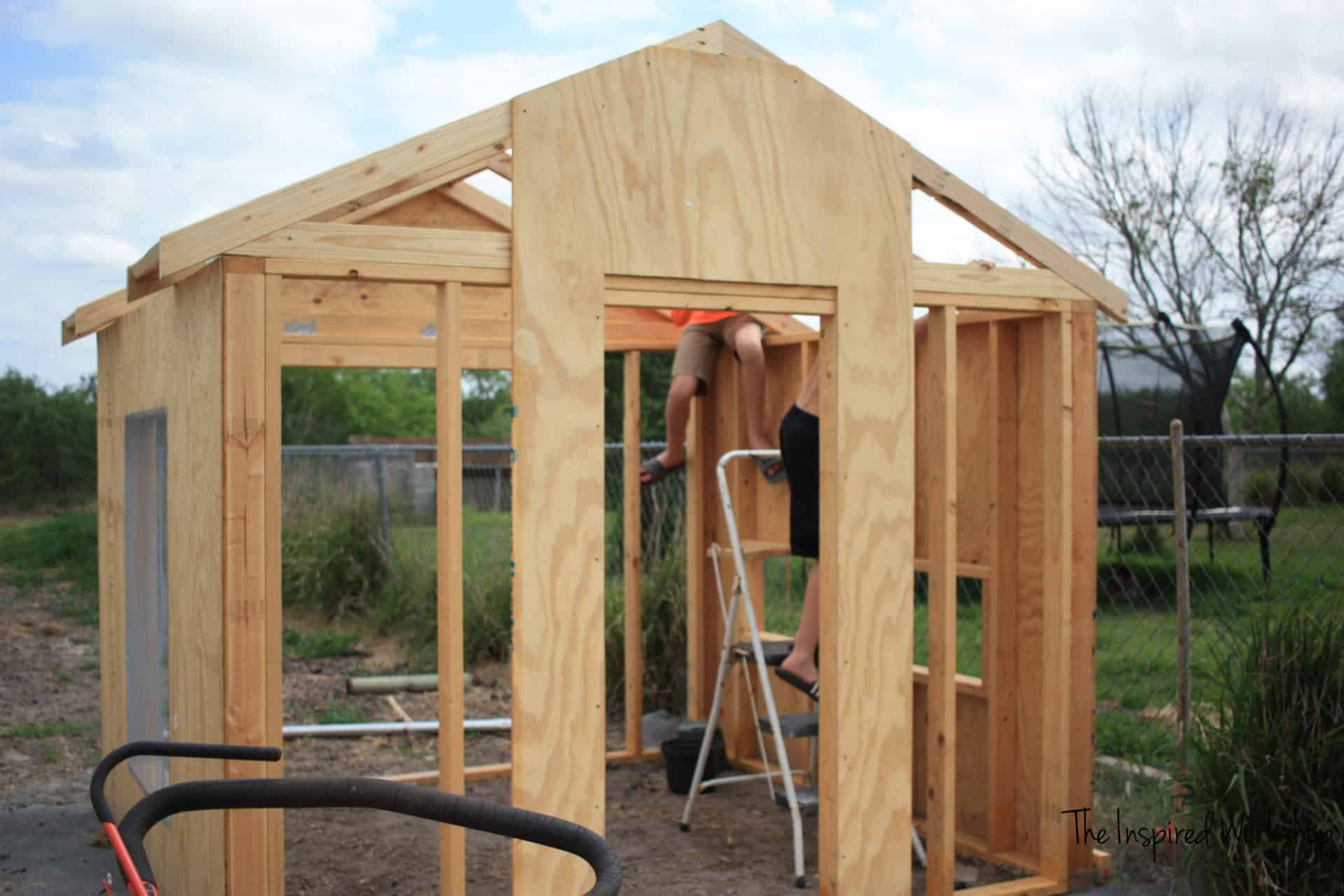 DIY chicken coop plans - free printable plans to build your own large chicken coop with run