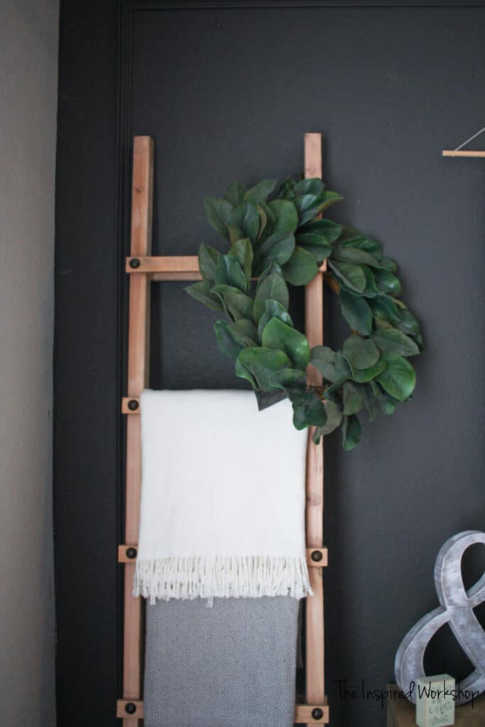 Blanket ladder with discount wreath