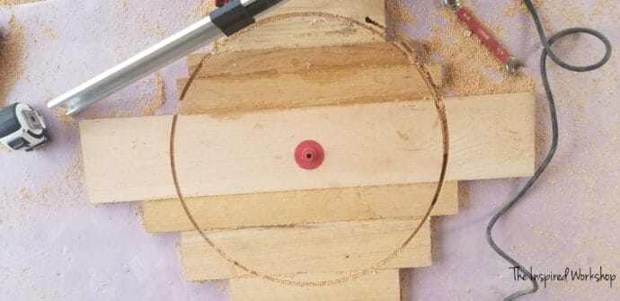 Cutting the table top with the circle jig for the small side table