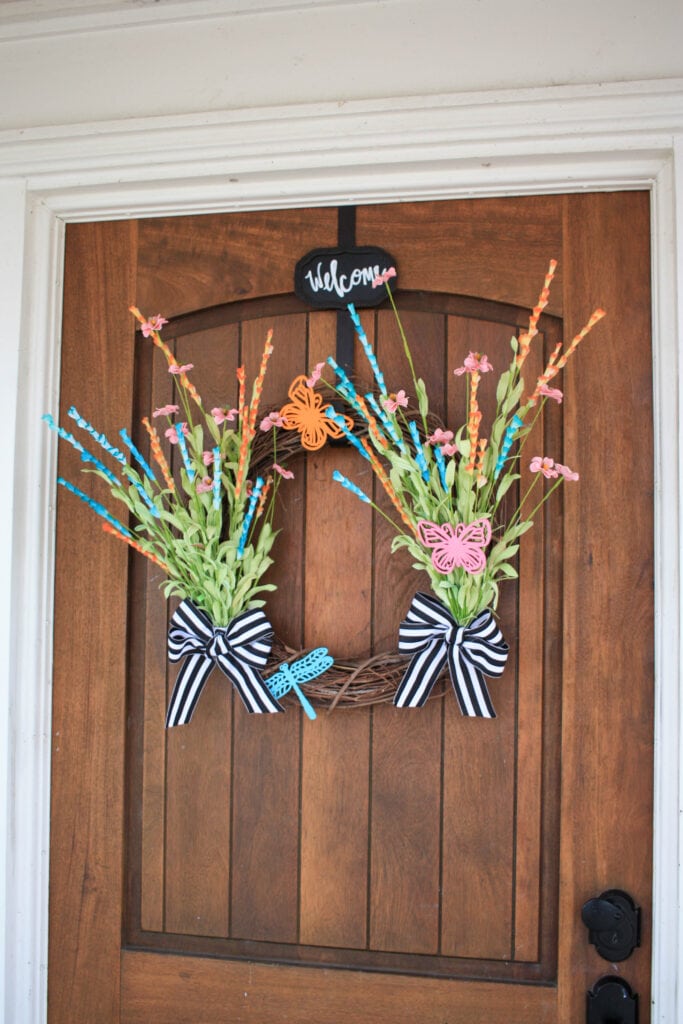 DIY spring wreath with wildflowers