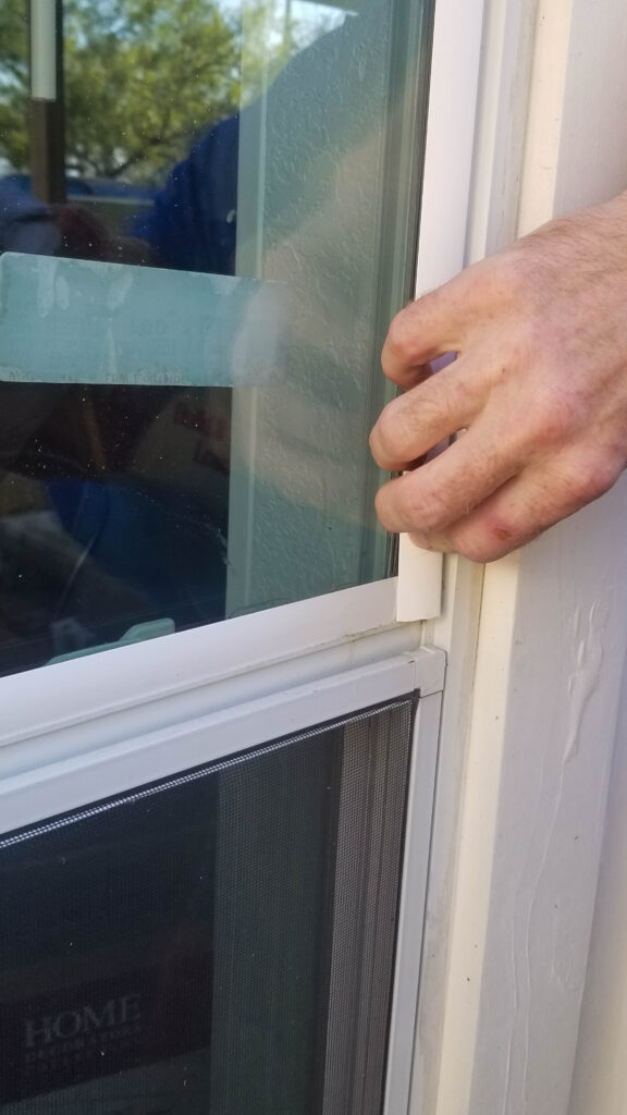 Replacing a Broken Window Pane – Glazing Windows – DIY – Video