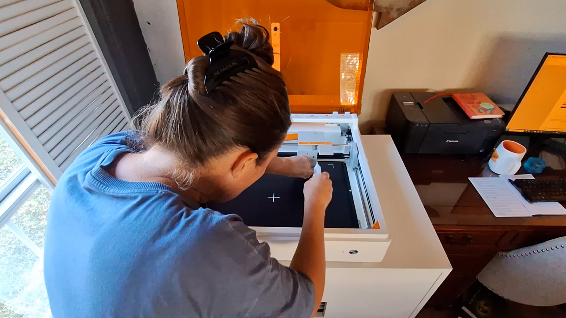 lubricating the laser module holder